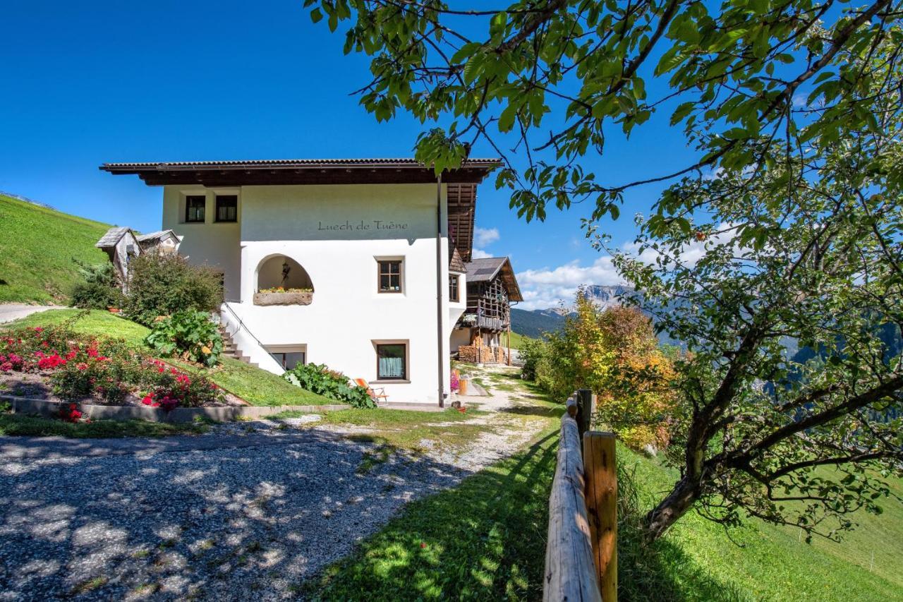 Agriturismo Apartments Tuene Ortisei Exterior foto